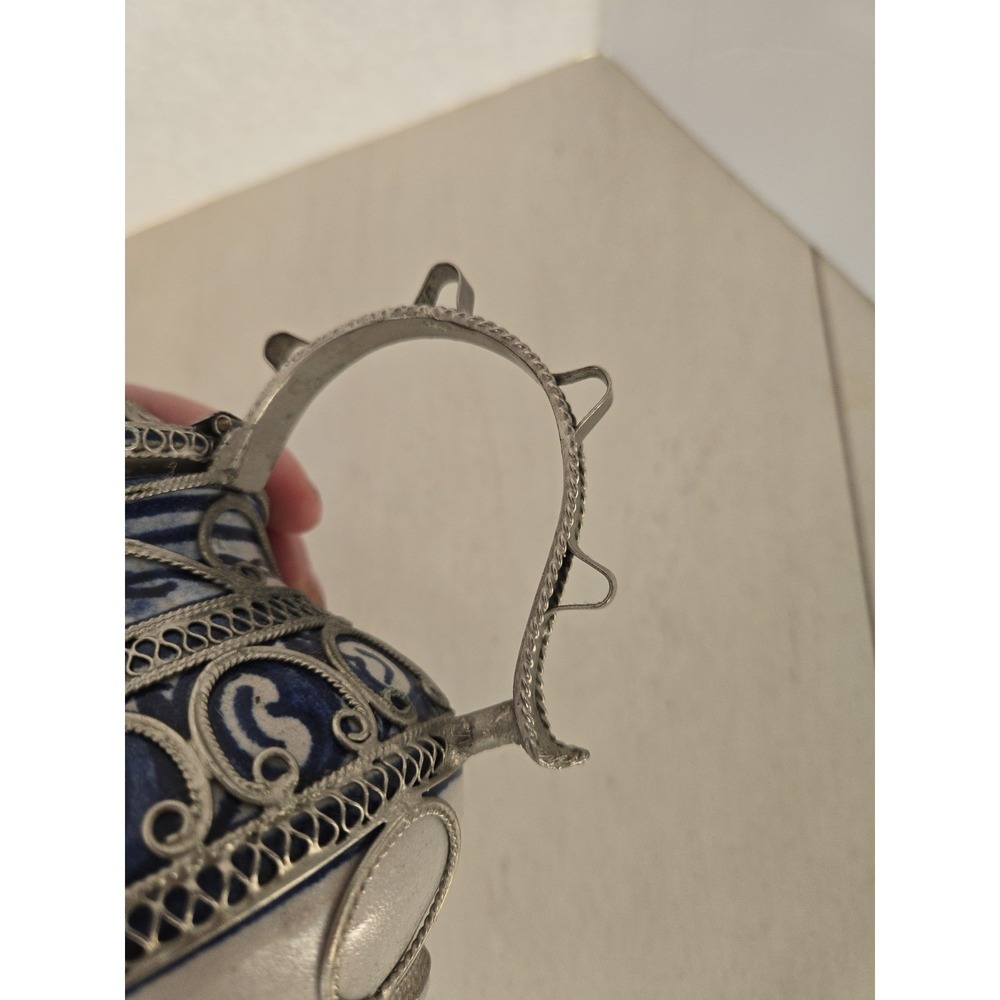 Moroccan Teapot Ceramic Silver Tone Filigree Vintage Blue & White Ceramic 6.5" - Picture 13 of 16
